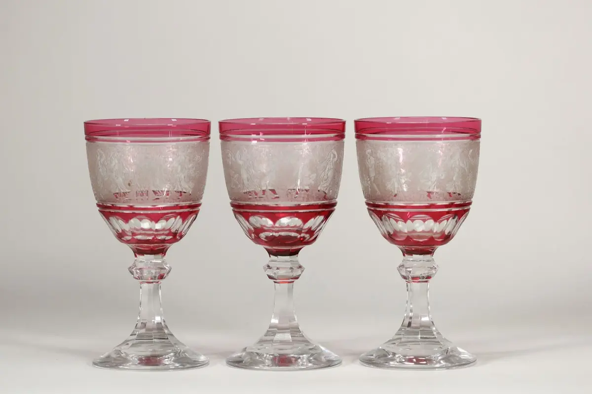 VAL SAINT-LAMBERT – Set of three rose-tinted crystal stemmed - Lot 64
