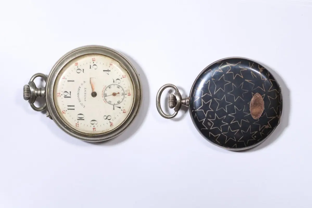 WATCHMAKING — Set of two pocket watches, including a Louis R - Lot 251