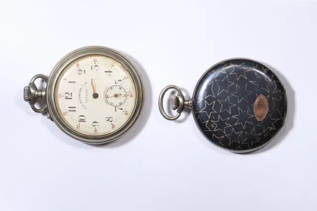 WATCHMAKING — Set of two pocket watches, including a Louis R - Lot 251