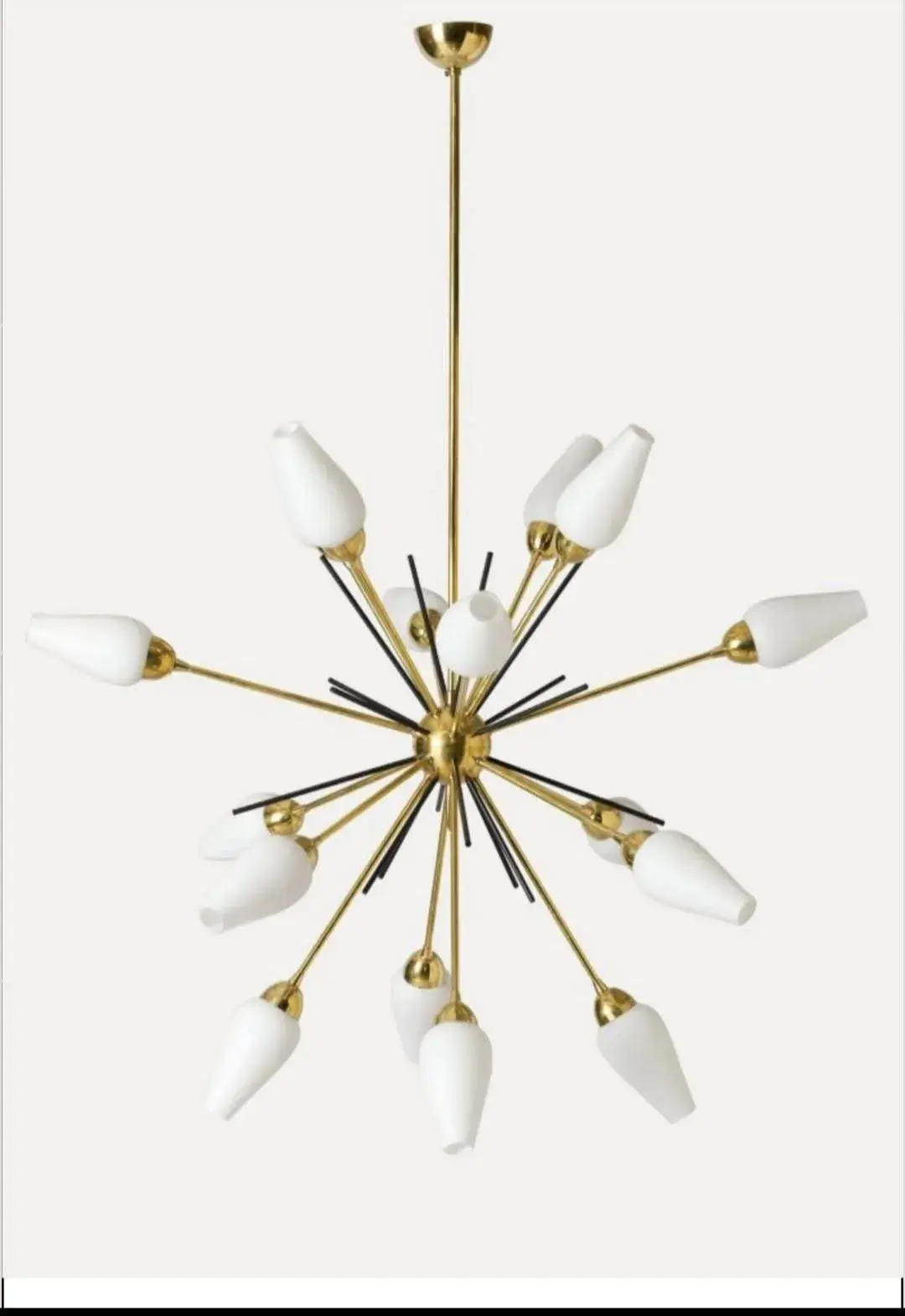16-arm Sputnik chandelier in brass and opaline glass. - Lot 135