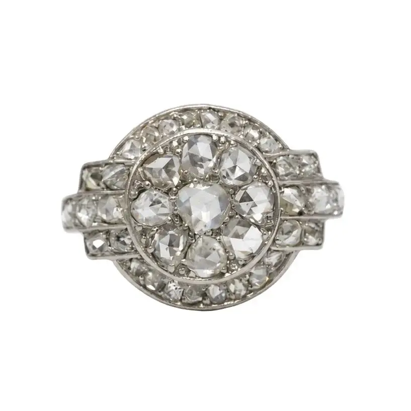 Bague Entourage en platine et diamants