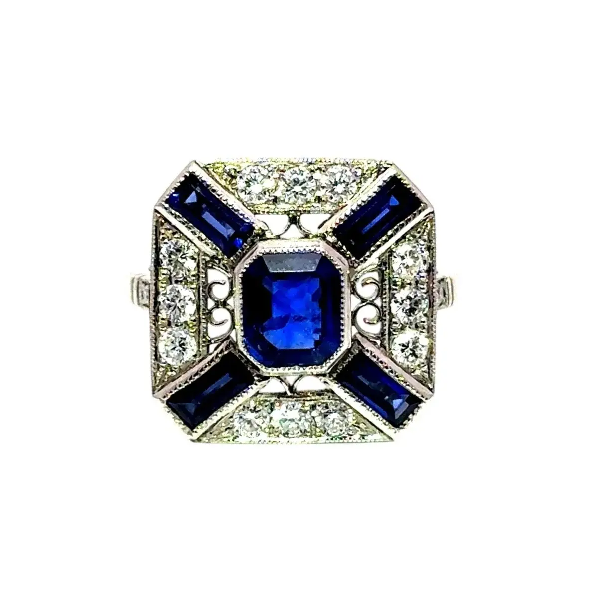 Bague Cocktail en platine, saphirs et diamants
