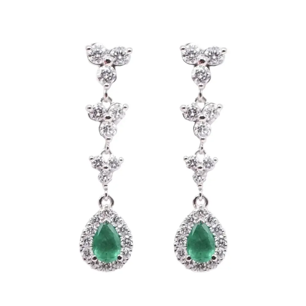 Boucles d'oreilles Pendantes en or blanc, émeraudes et diamants