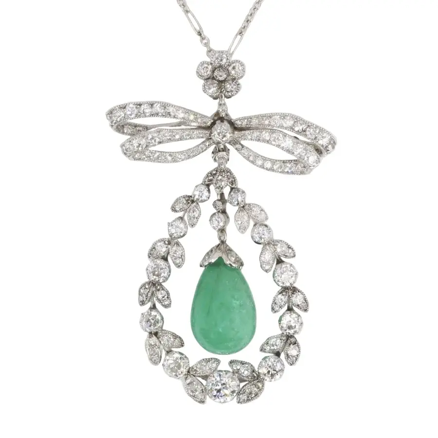 Collier Pendentif en platine, émeraude et diamants
