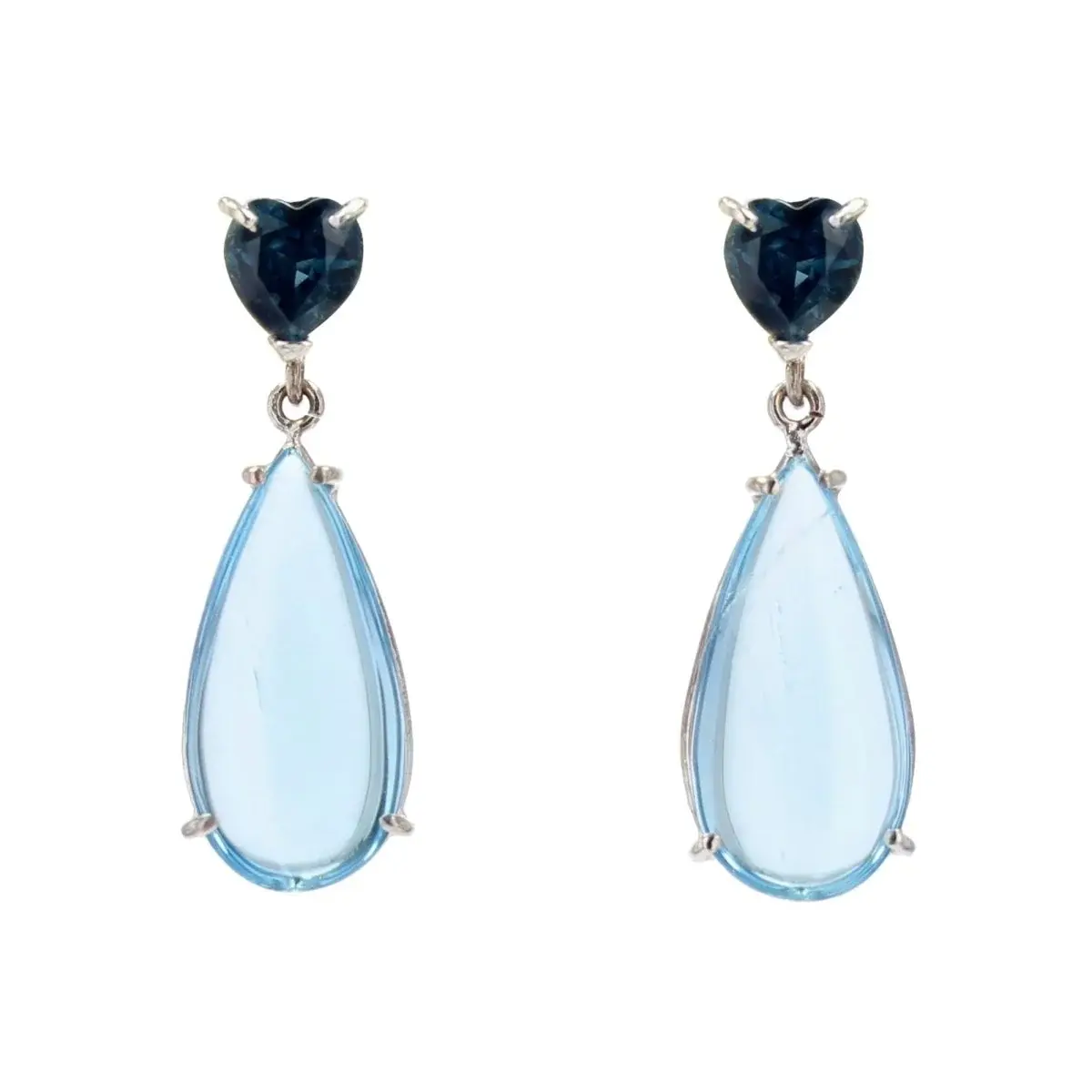 Boucles d'oreilles Pendantes en or blanc, saphirs et aigue-marines