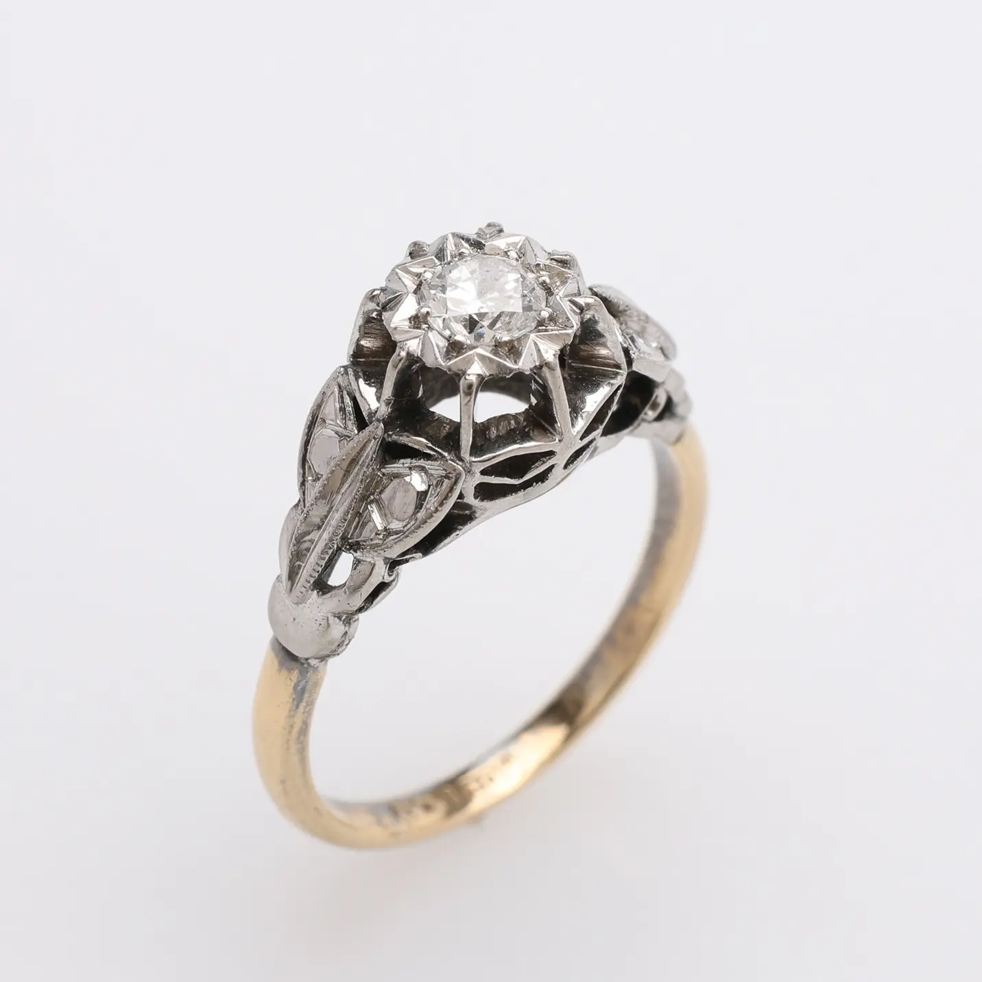 RING, 18K GULD, PLATINA & DIAMANT OM CIRKA 0,25 CT, TOTALT 3,5 GRAM.