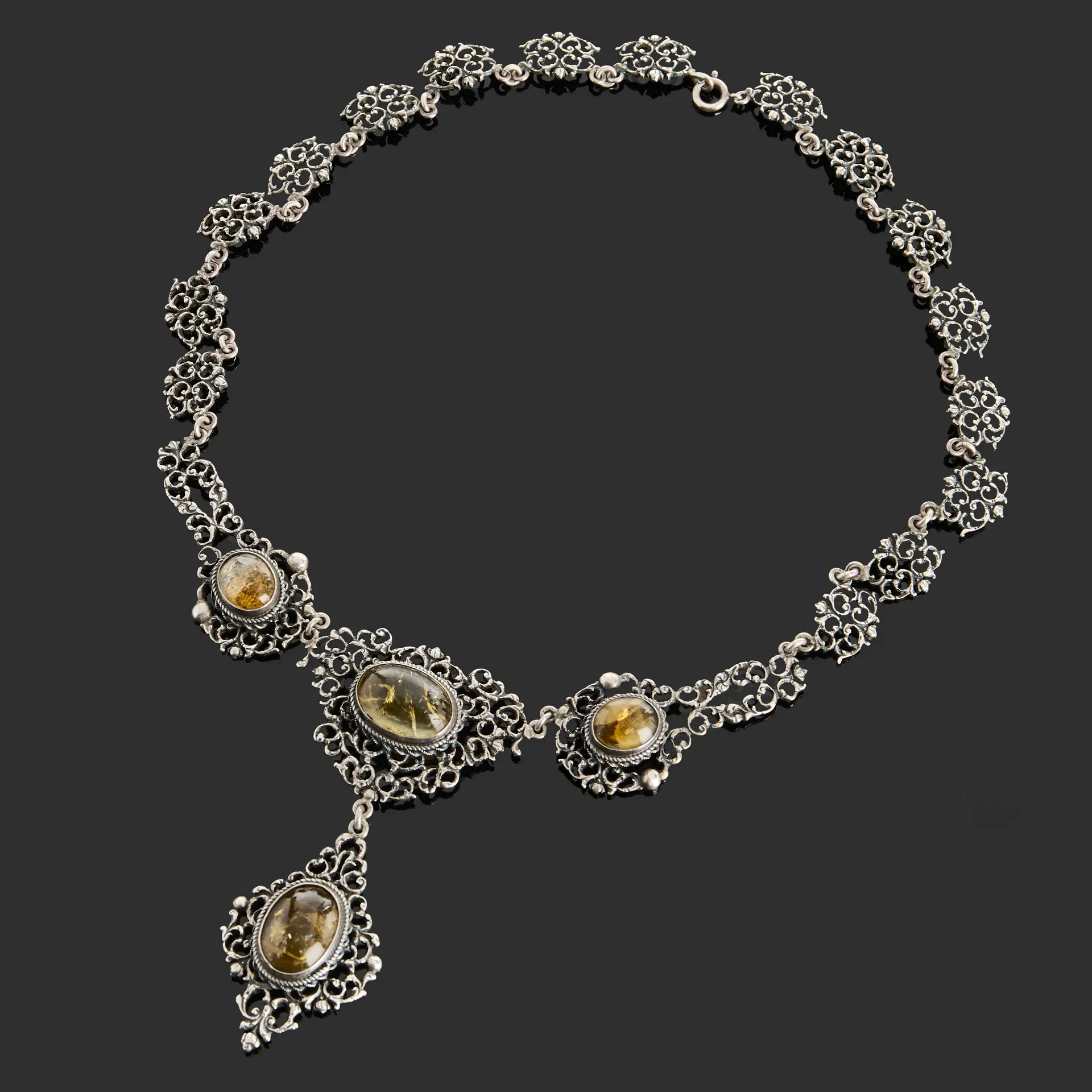 HALSBAND silver, genombruten dekor med 4 st ljusgula citriner.