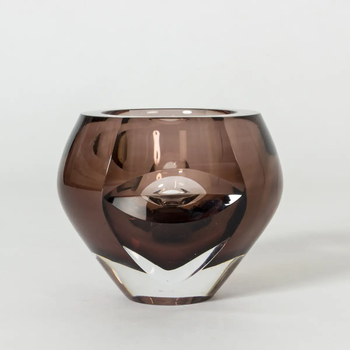 Glass “Ventana” bowl by Mona Morales-Schildt
