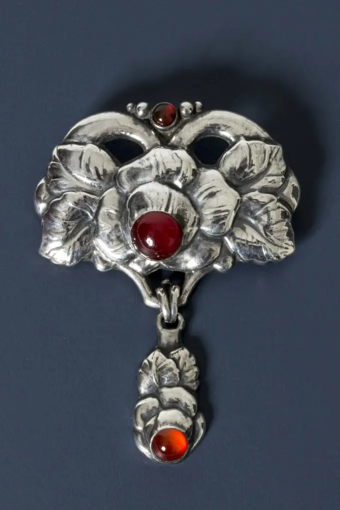 Art Noveau brooch by Bernard Hertz
