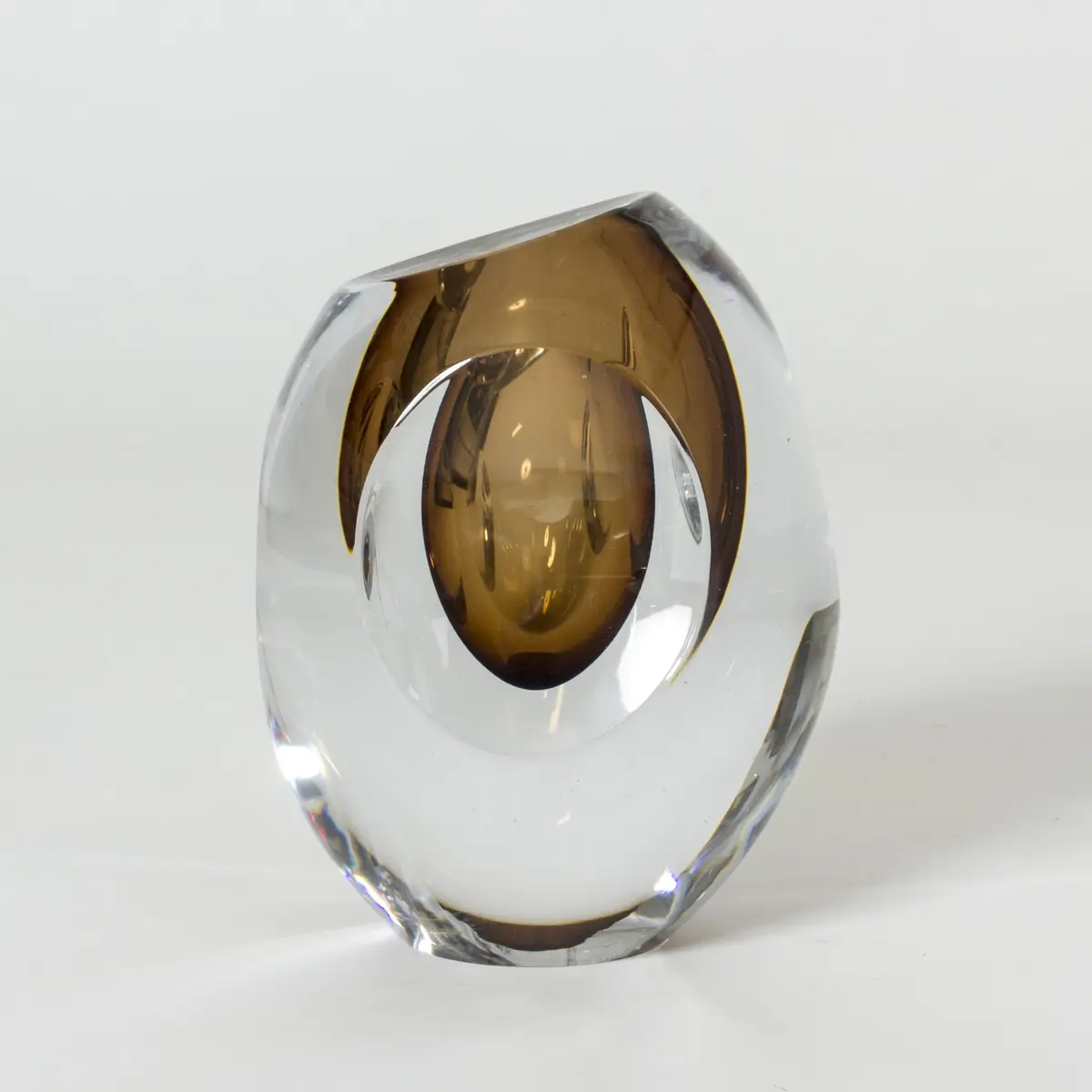 Glass “Ventana” vase by Mona Morales-Schildt