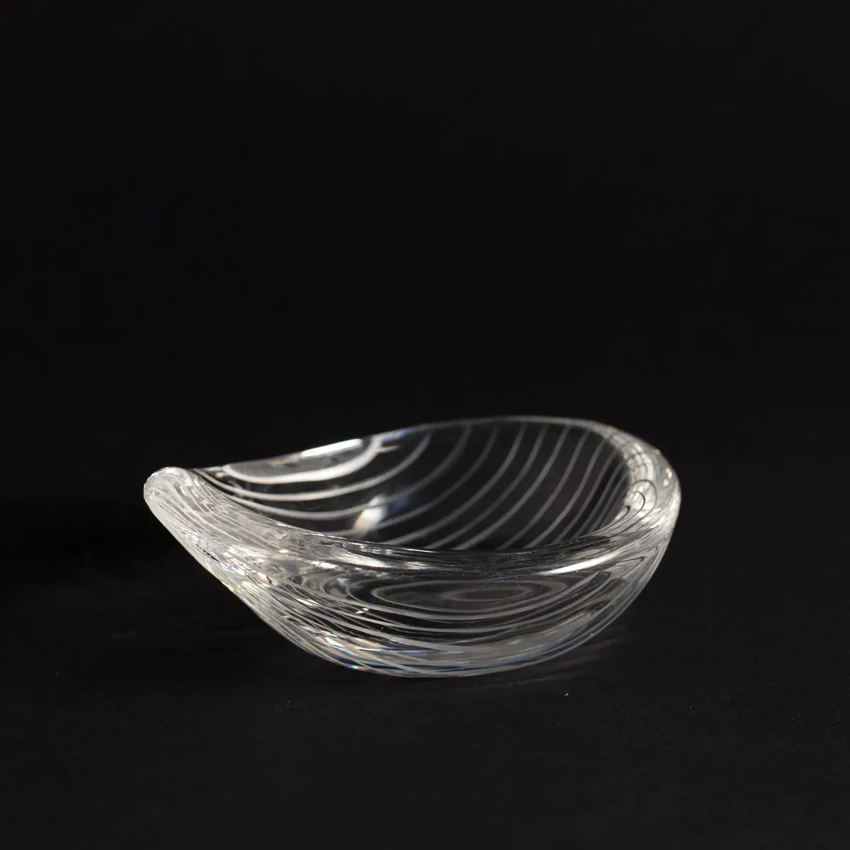 Glass “Kantarelli” bowl by Tapio Wirkkala