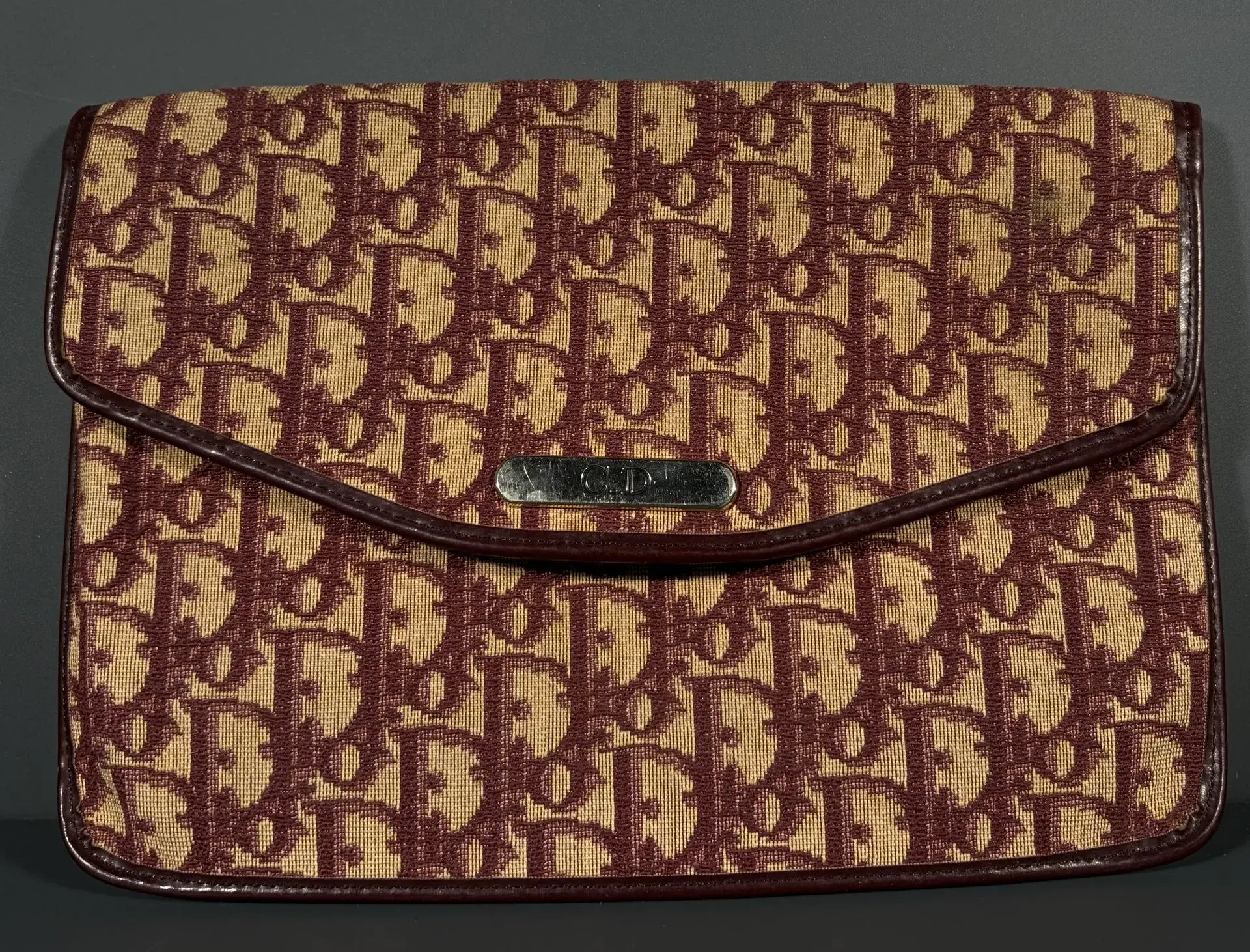 CHRISTIAN DIOR - Lot 32