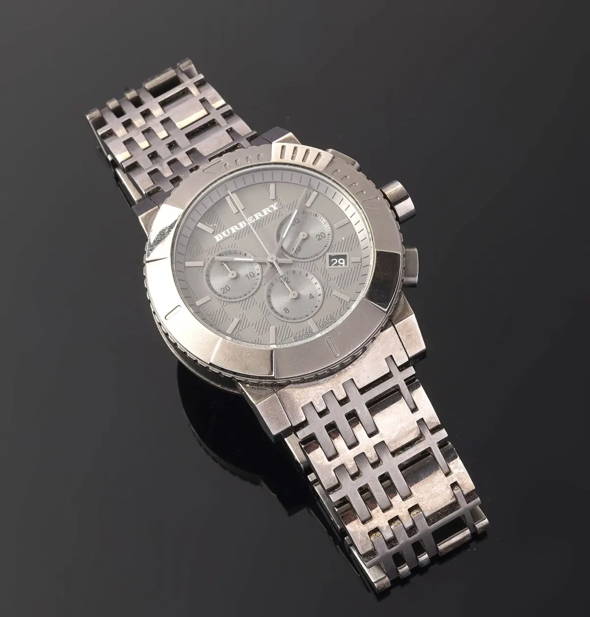 BURBERRY - Lot 383
