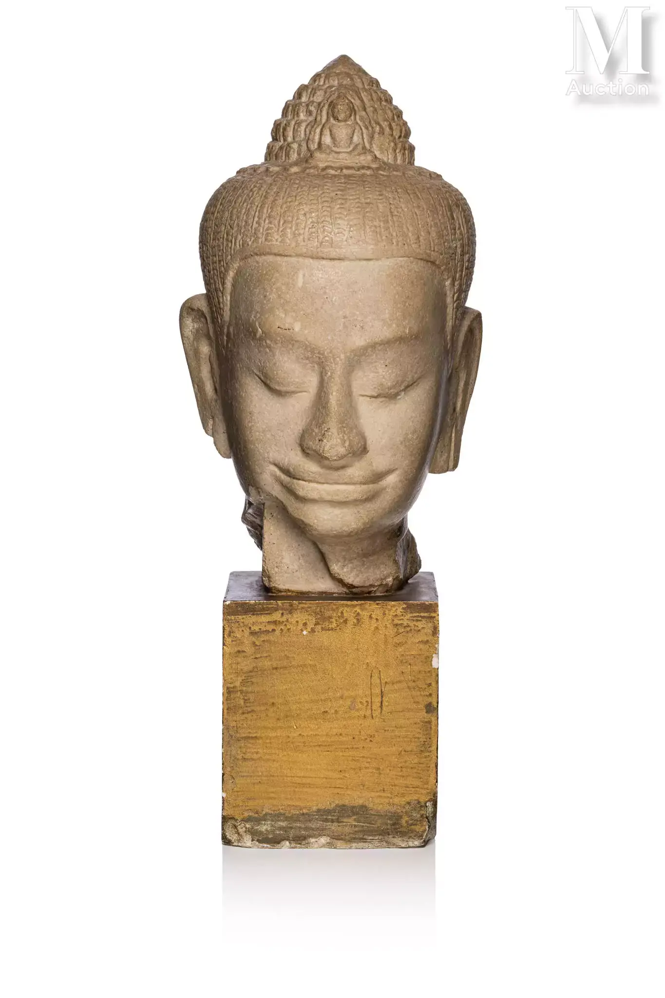 VIETNAM, XXe siècle Tête de Bouddha en pierre