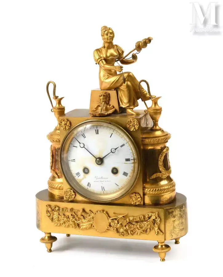 PETITE PENDULE «À LA FILEUSE»