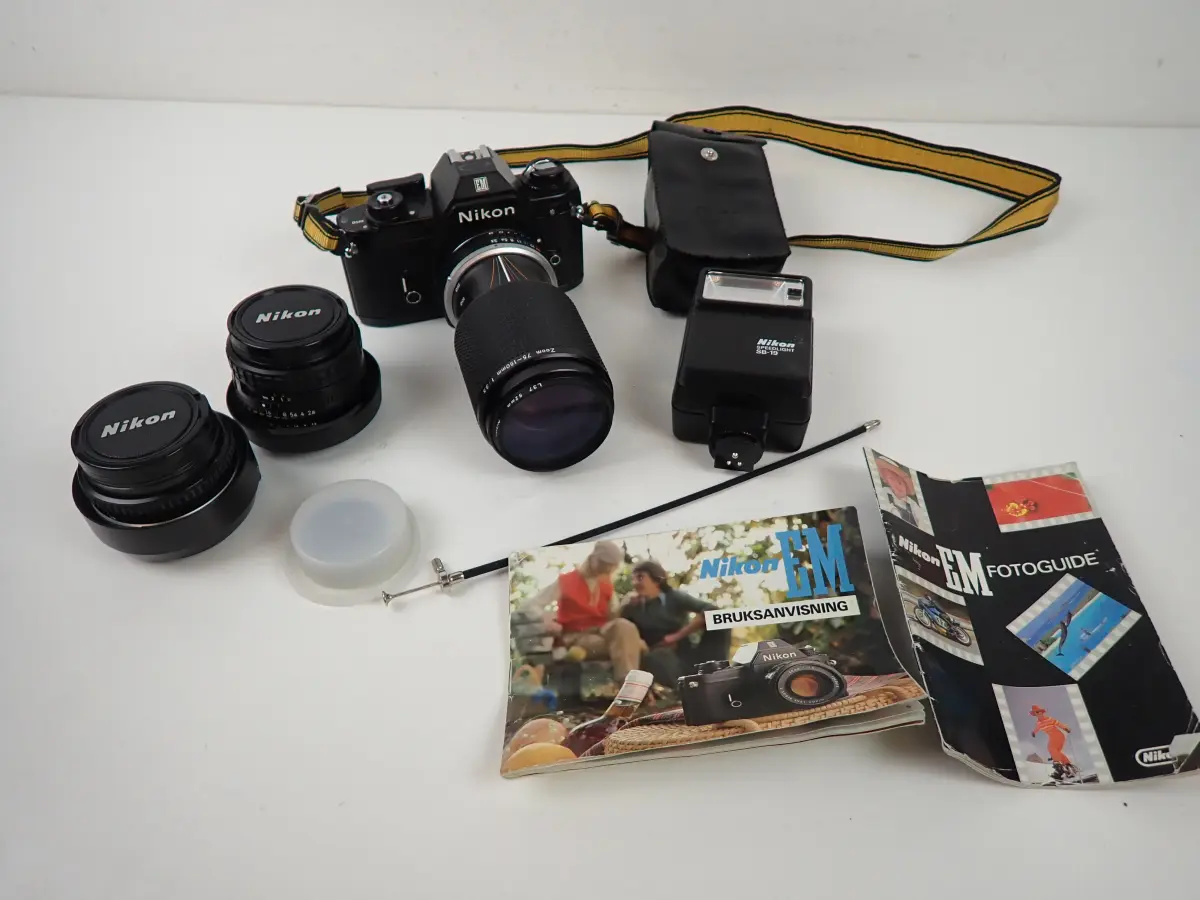 KAMERA Nikon med tillbehör