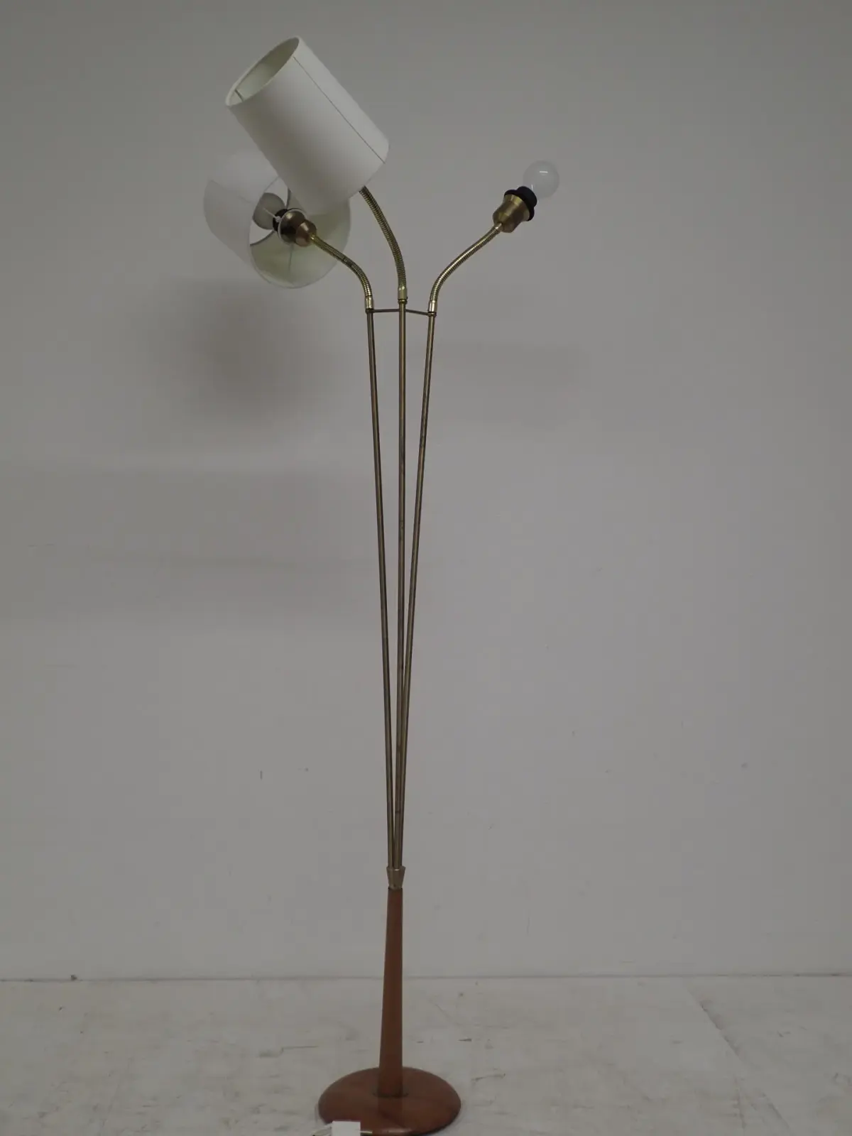 Golvlampa 3-armad H:160cm