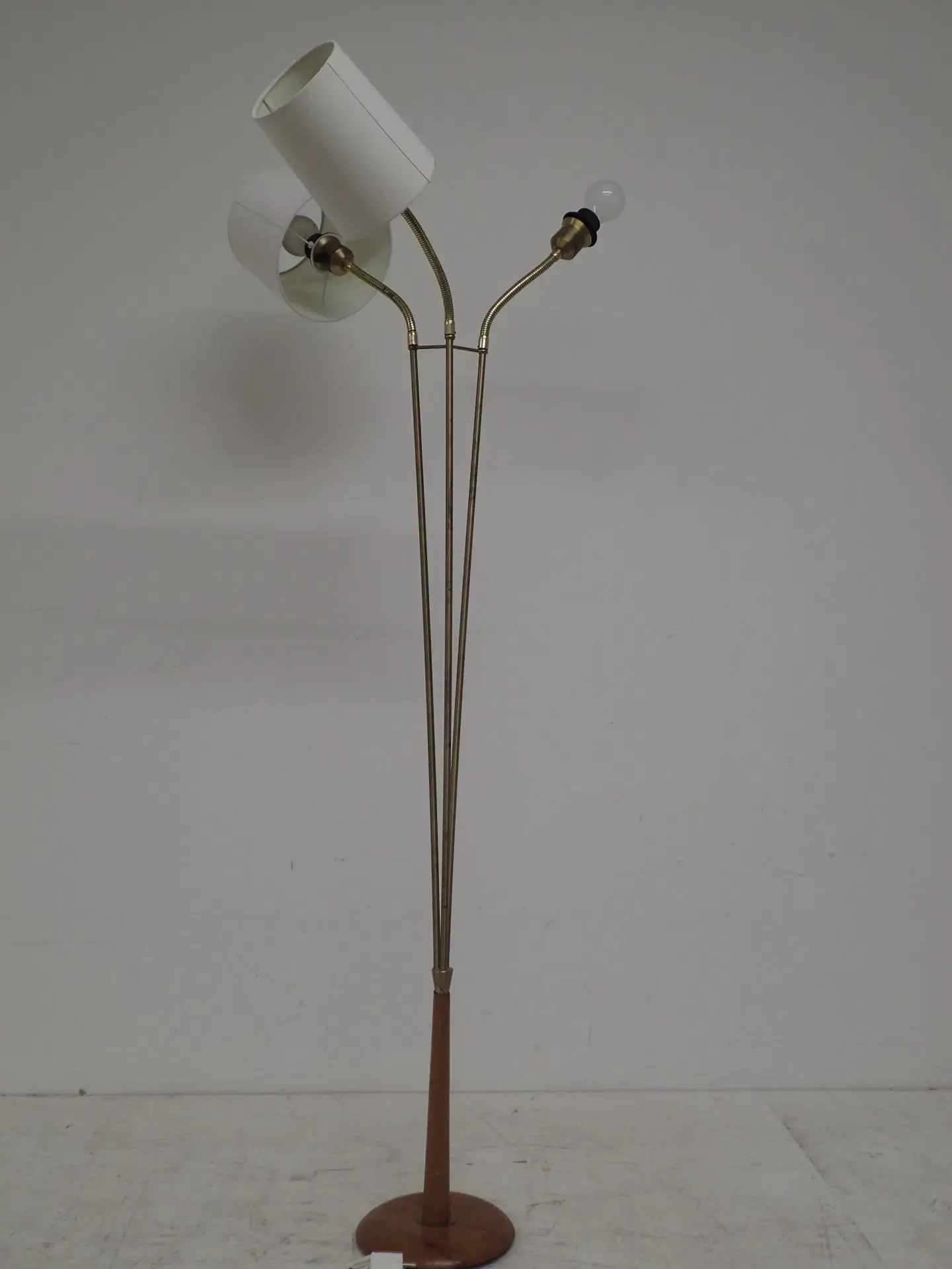 Golvlampa 3-armad H:160cm
