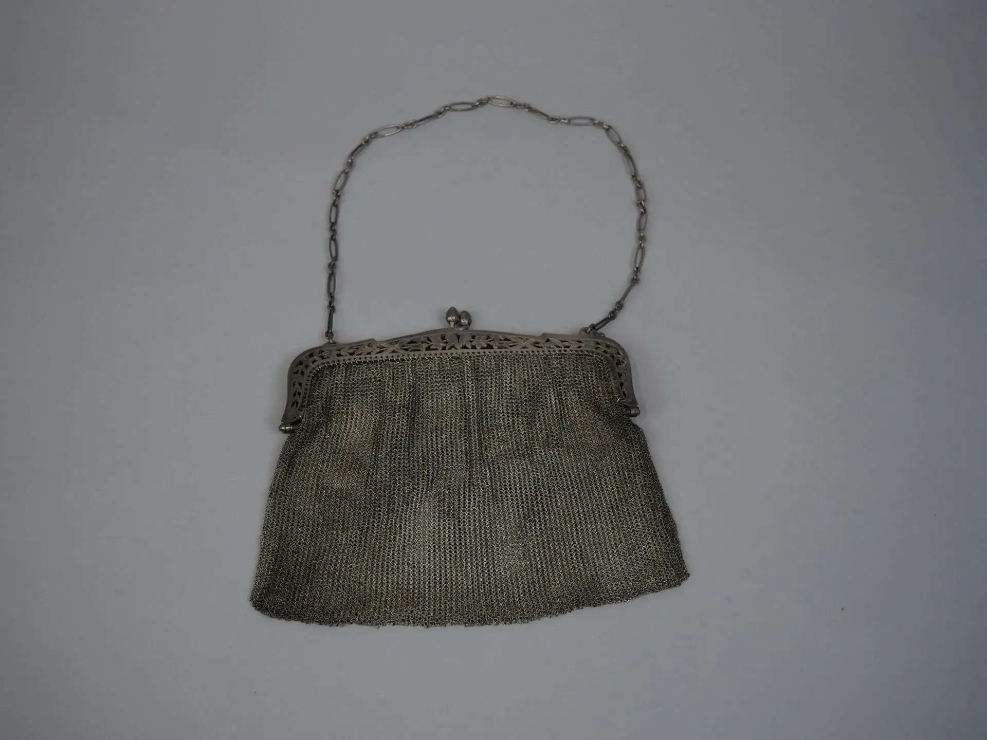 800-thousandths silver clutch bag (boar's head hallmark) wit - Lot 119