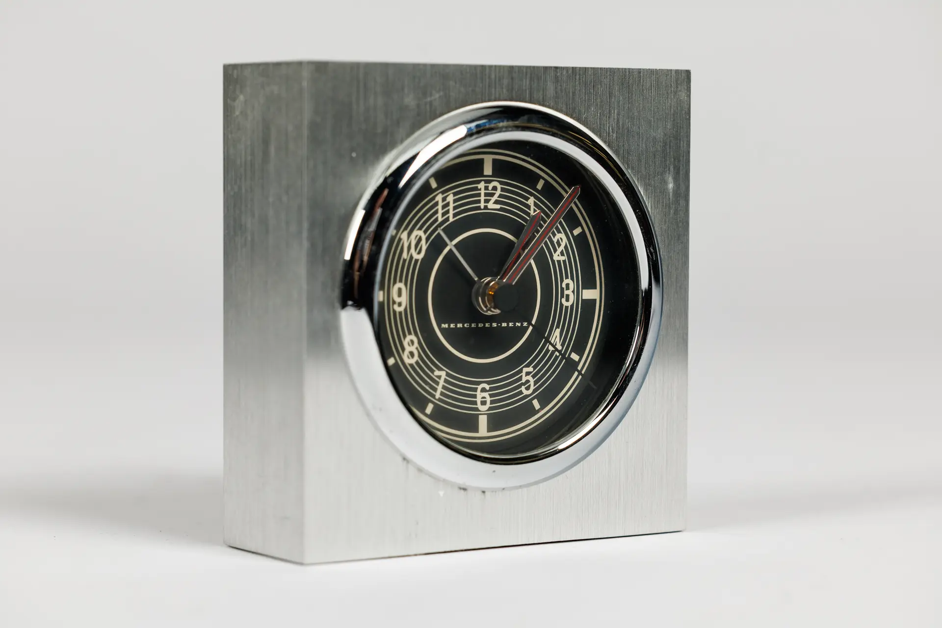 Mercedes–Benz – Alarm clock No reserve
