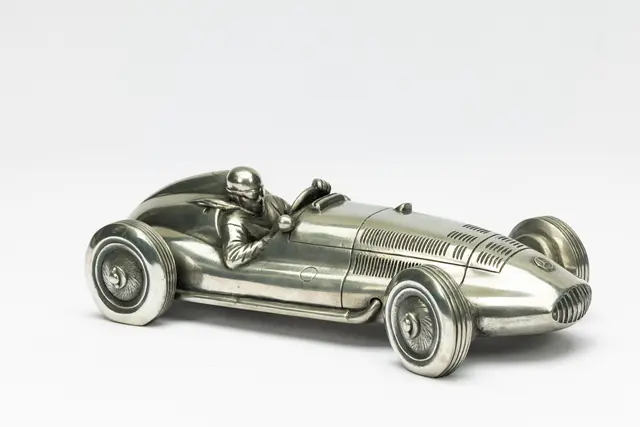 Mercedes–Benz W165 – Silver Arrow No reserve