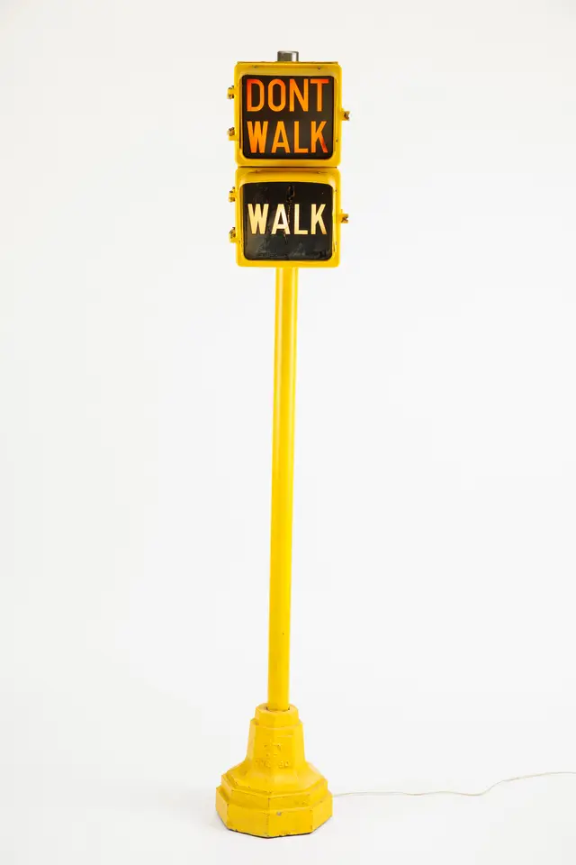 Chicago – "Walk / Don’t Walk" pedestrian traffic signal No reserve