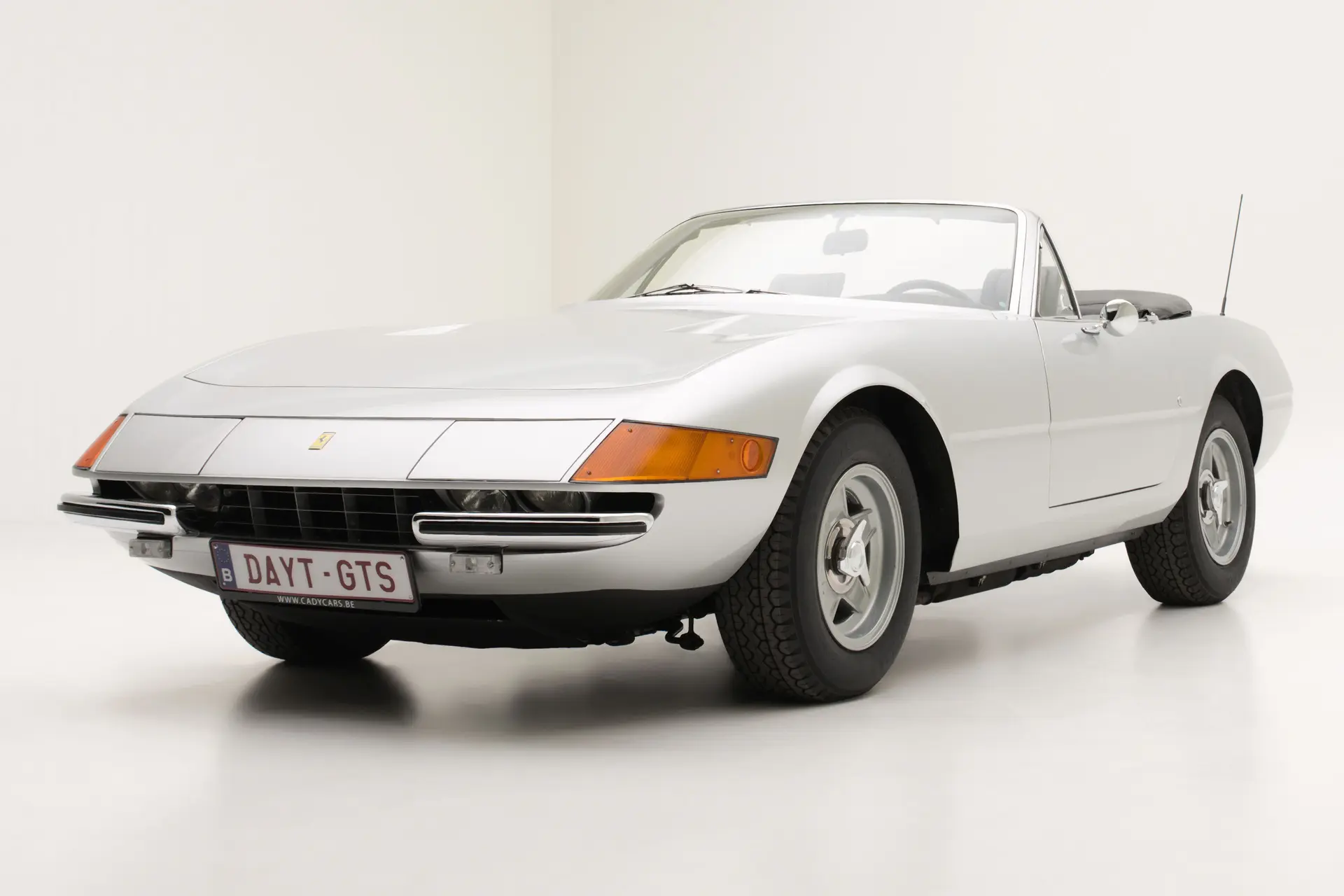 1972 Ferrari 365 GTS/4 Daytona Spider with hardtop