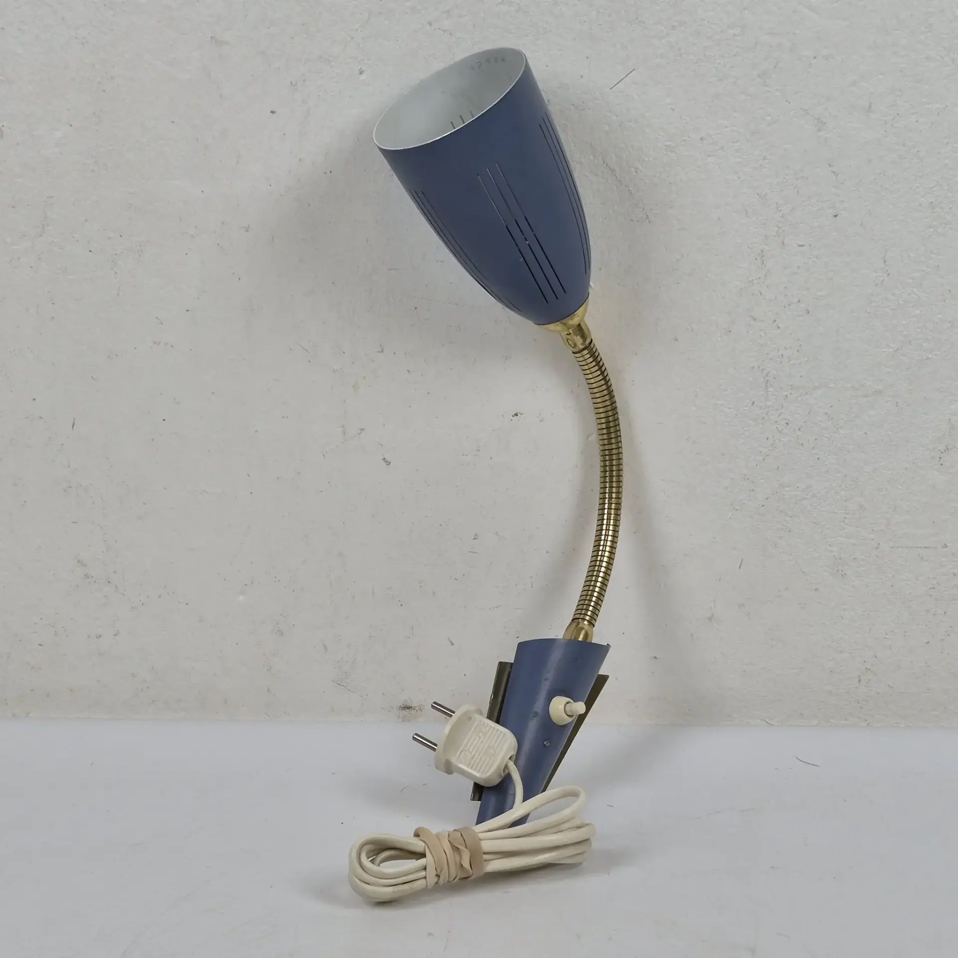 Väggmonterad läslampa - Lampa - Belysning - Vägglampa - Sänglampa - 1950 tal