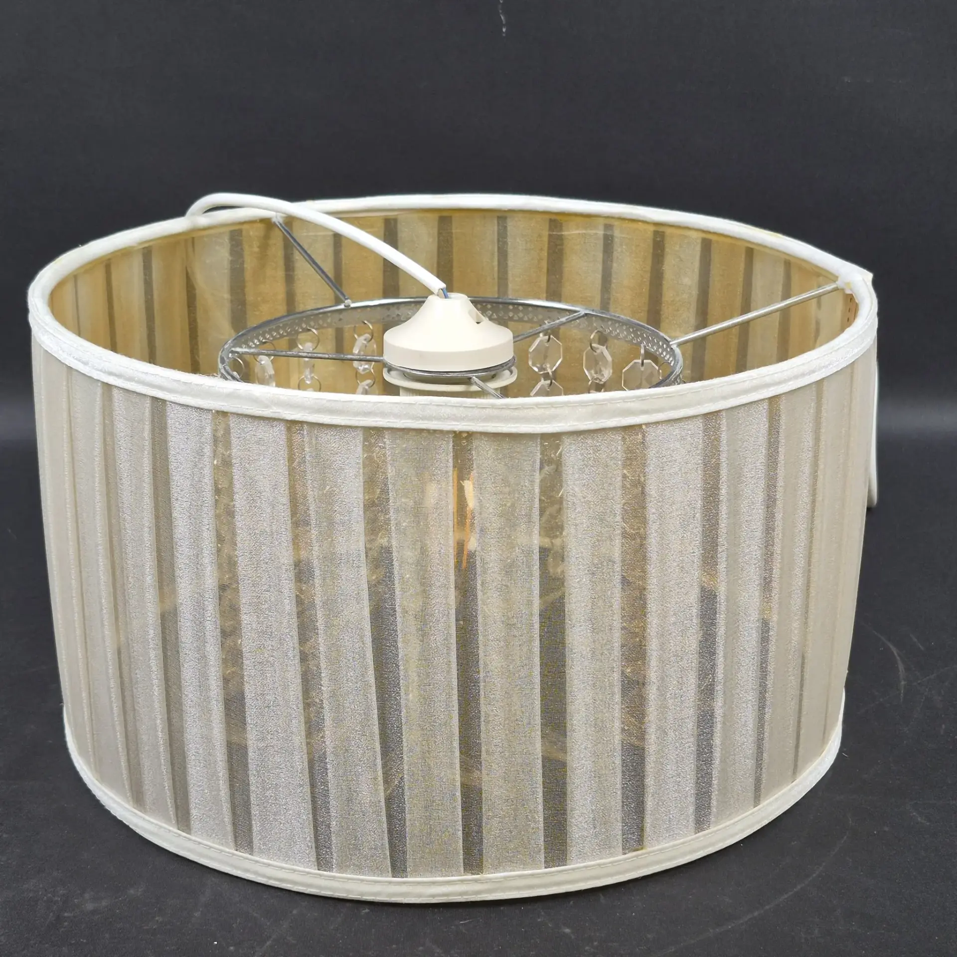 Taklampa i metall med prismor & textilskärm - Lampa - K-Fab