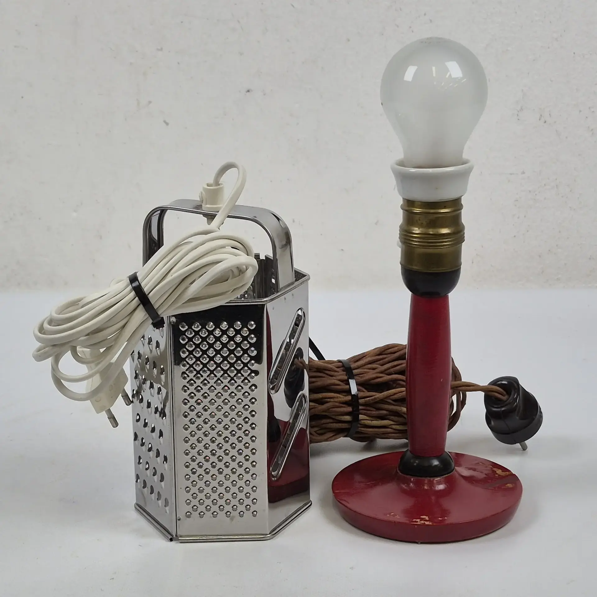 2st lampor - Bordslampa - Taklampa - Fönsterlampa - Rivjärn