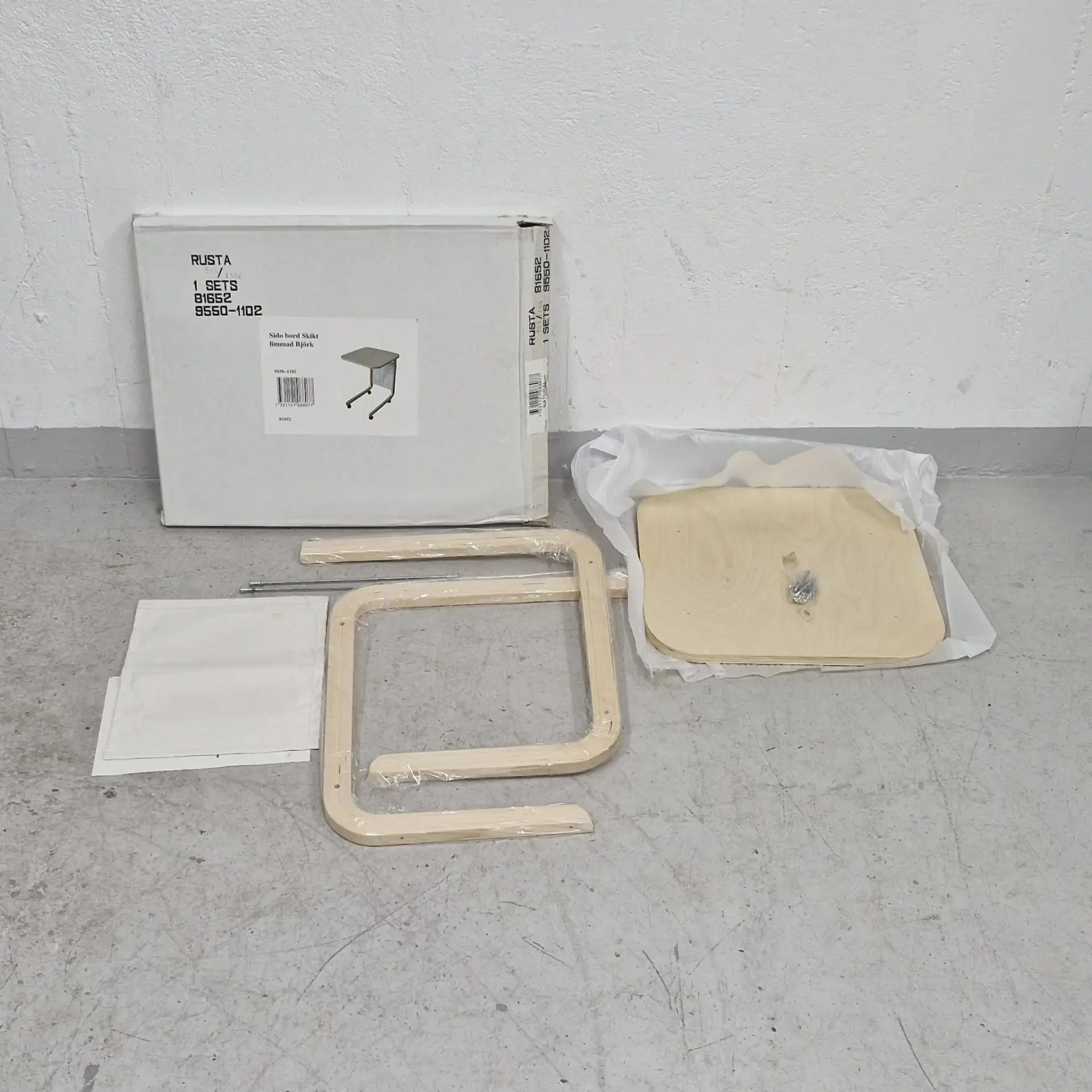 Sidobord skikt i limmad björk - Rusta - Bord