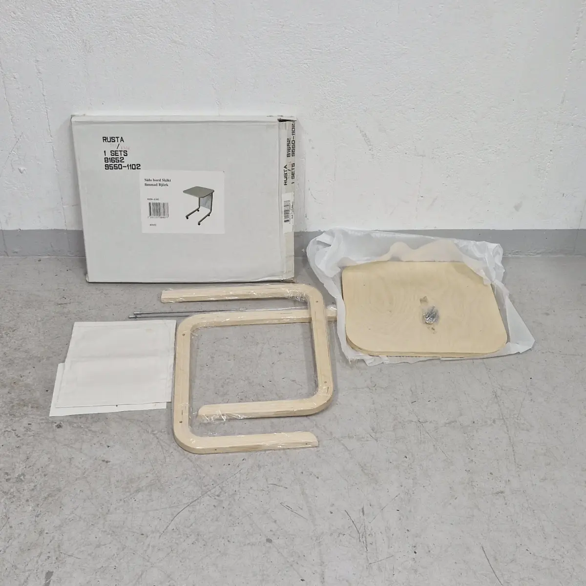 Sidobord skikt i limmad björk - Rusta - Bord