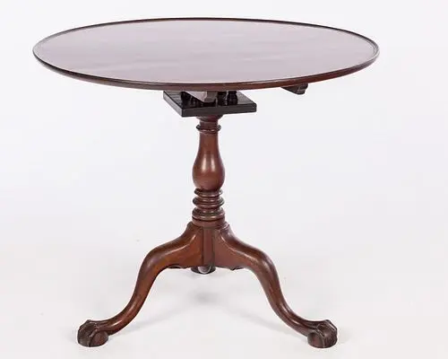 Philadelphia Chippendale Mahogany Dish Top Tea Table