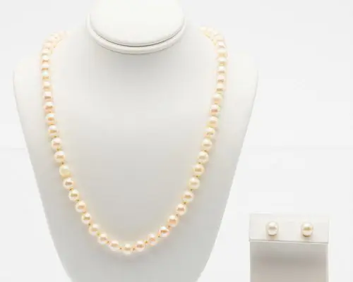 Cultured Pearl Necklace with Pearl Earrings