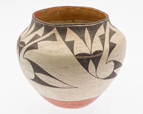 Laguna Black on Cream Olla, 20th C