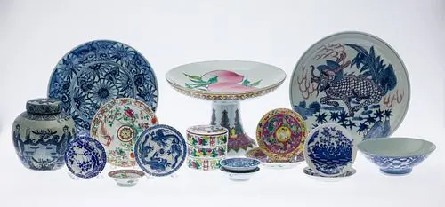 Group Famille Rose & Blue & White Porcelain Articles