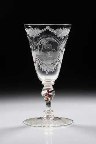 741 Großes Pokalglas "Wär ich so weiß als ein Schwan …". Böhmen. Um 1720.