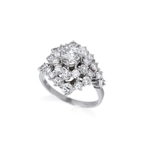 780 Großer Brillant-Blütenring (ca. 3,3 ct).