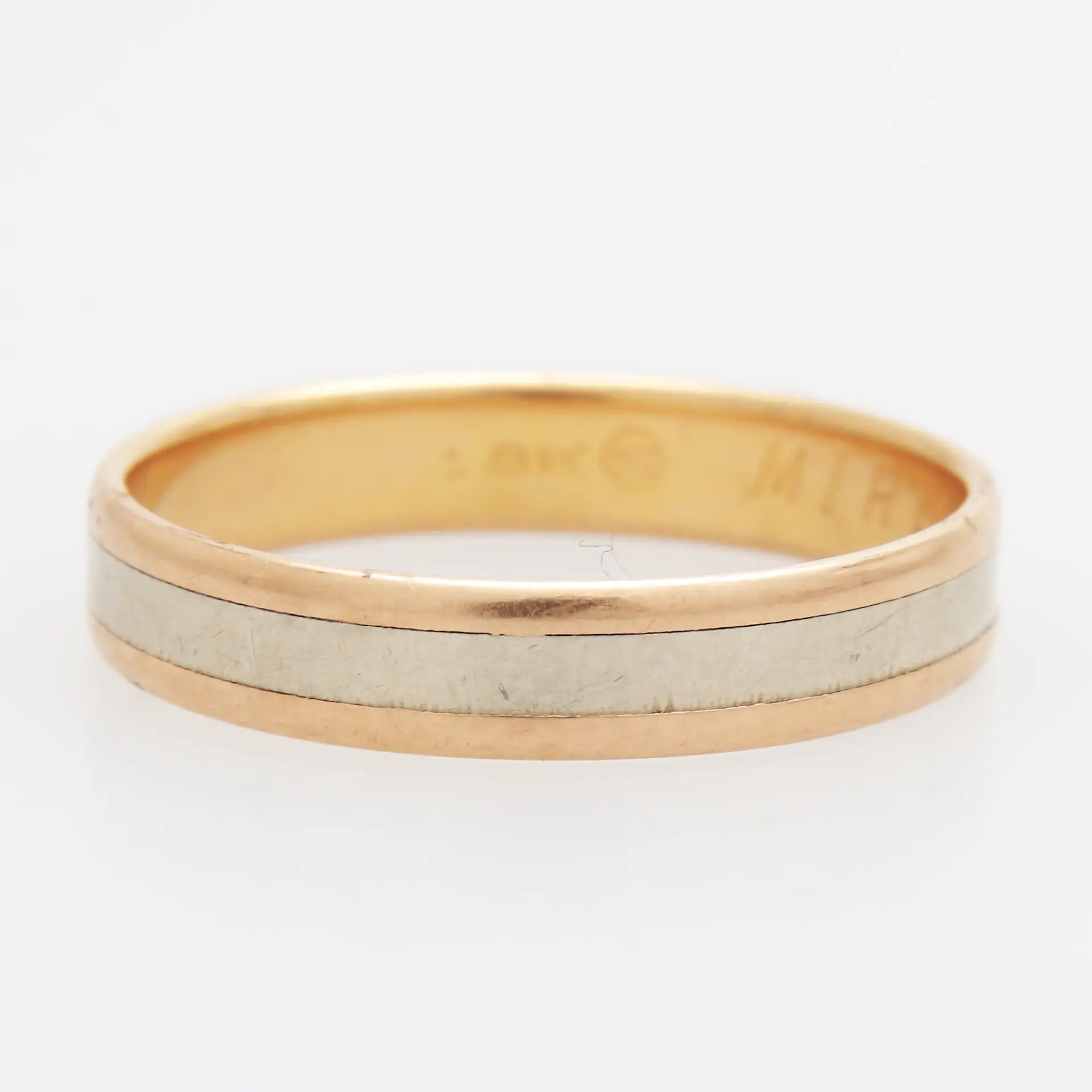 RING, guld 18K med silverband, totalvikt 4,78 gram.