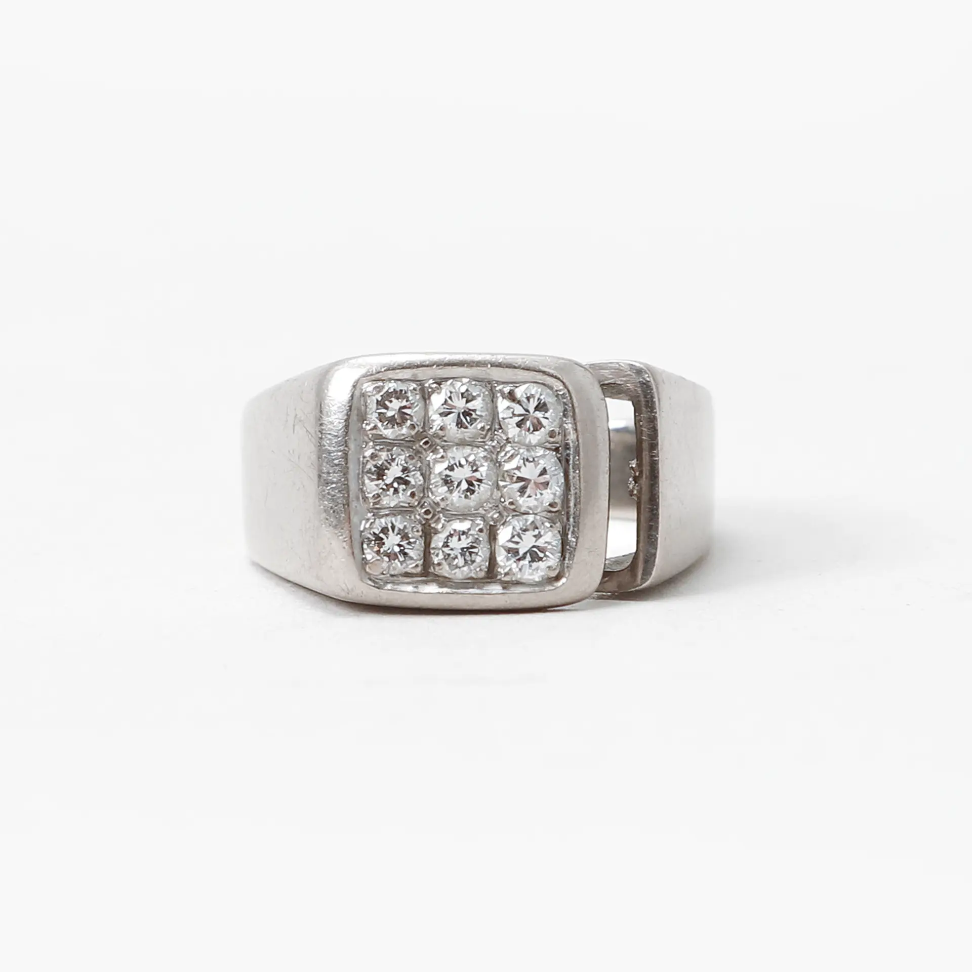 RING, 14k guld, 8 diamanter ca 0,25ct, vikt ca 7 gram.