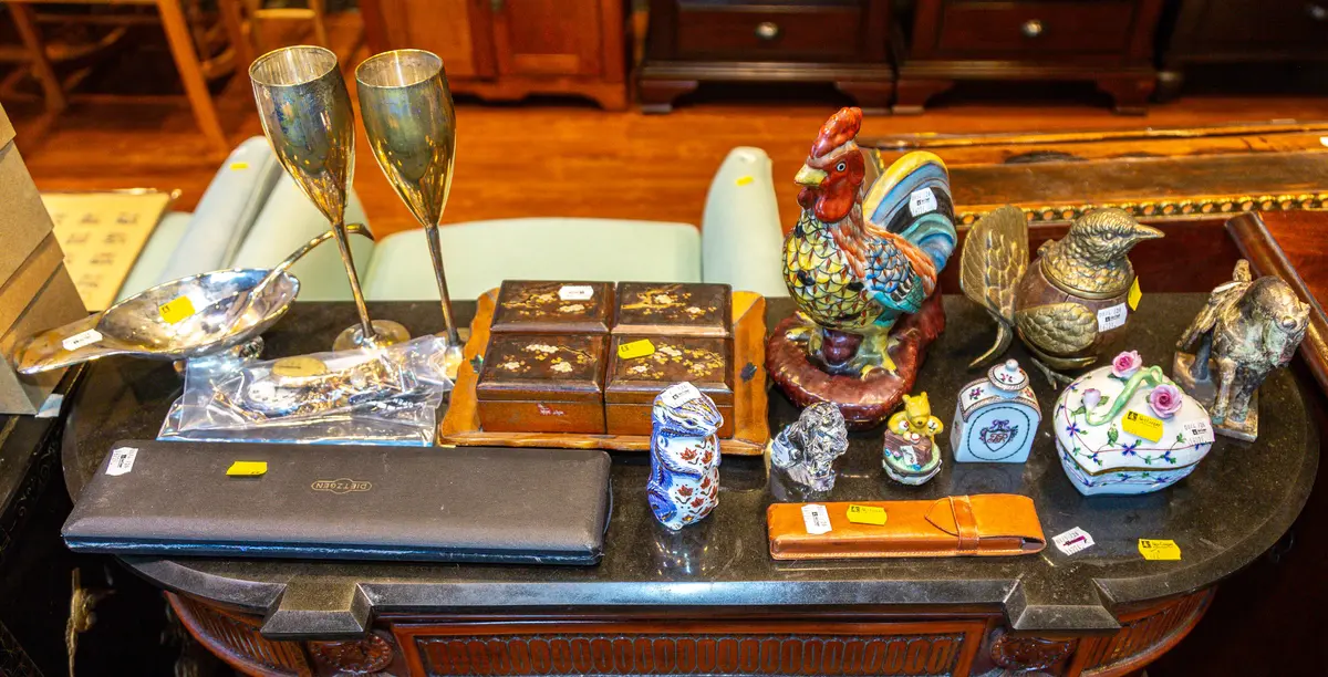 An Assortment of Decorations & Collectibles