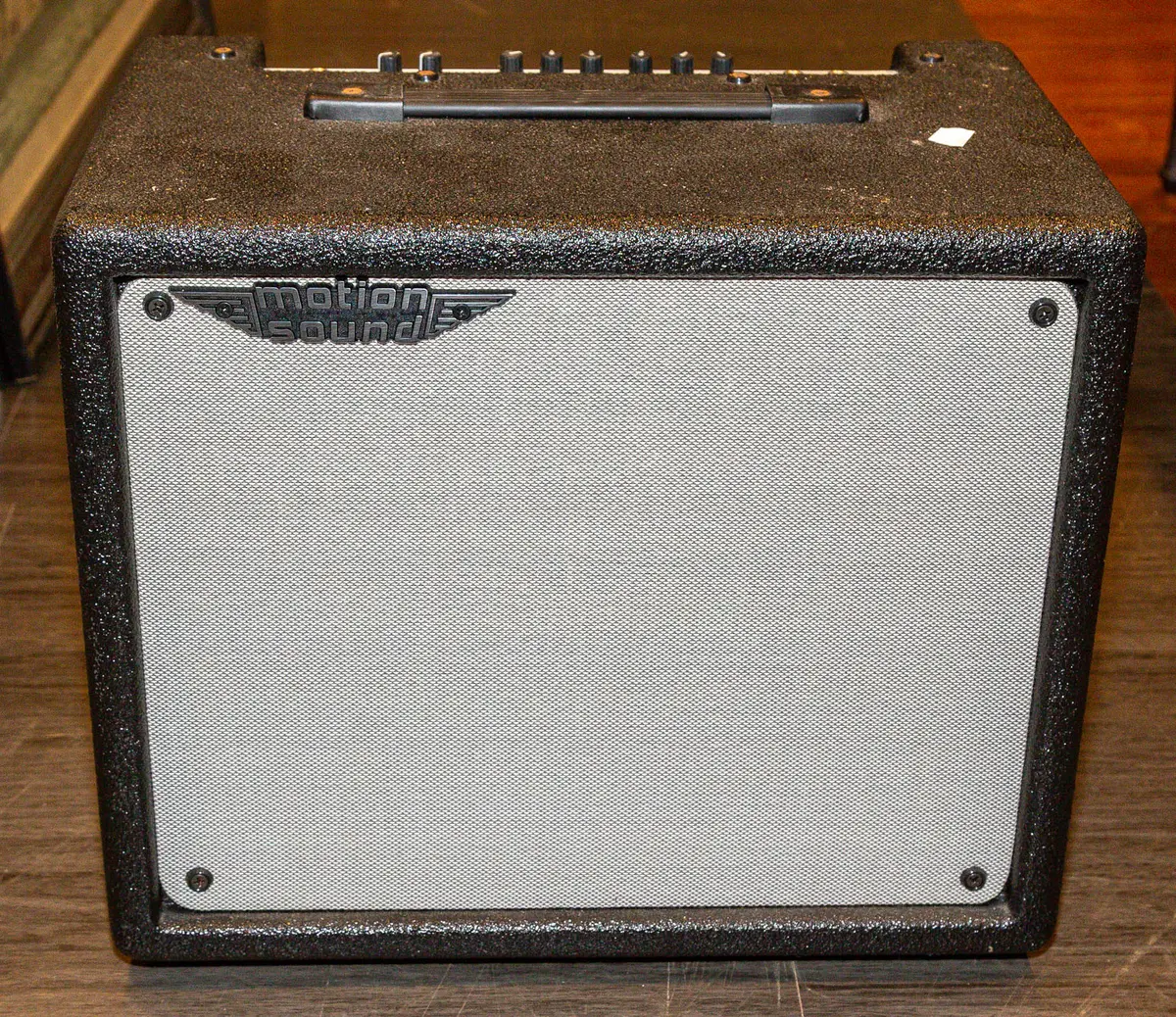 A Sound Motion High Fidelity Keyboard Amplifier