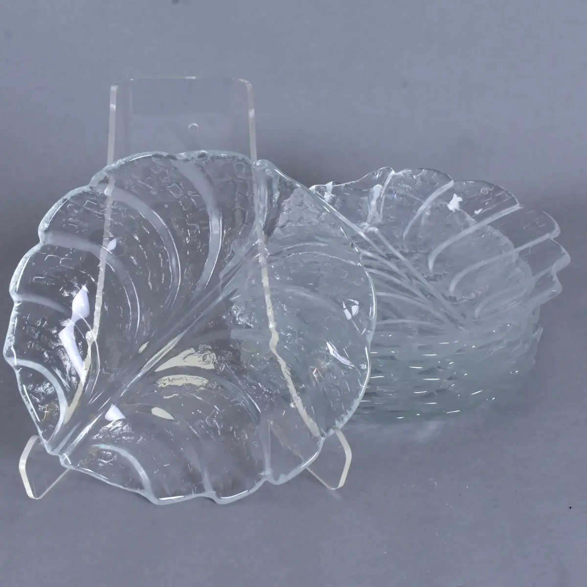 LARS HELLSTEN. Assietter, 8-stycken, glas, "Eden", Orrefors.