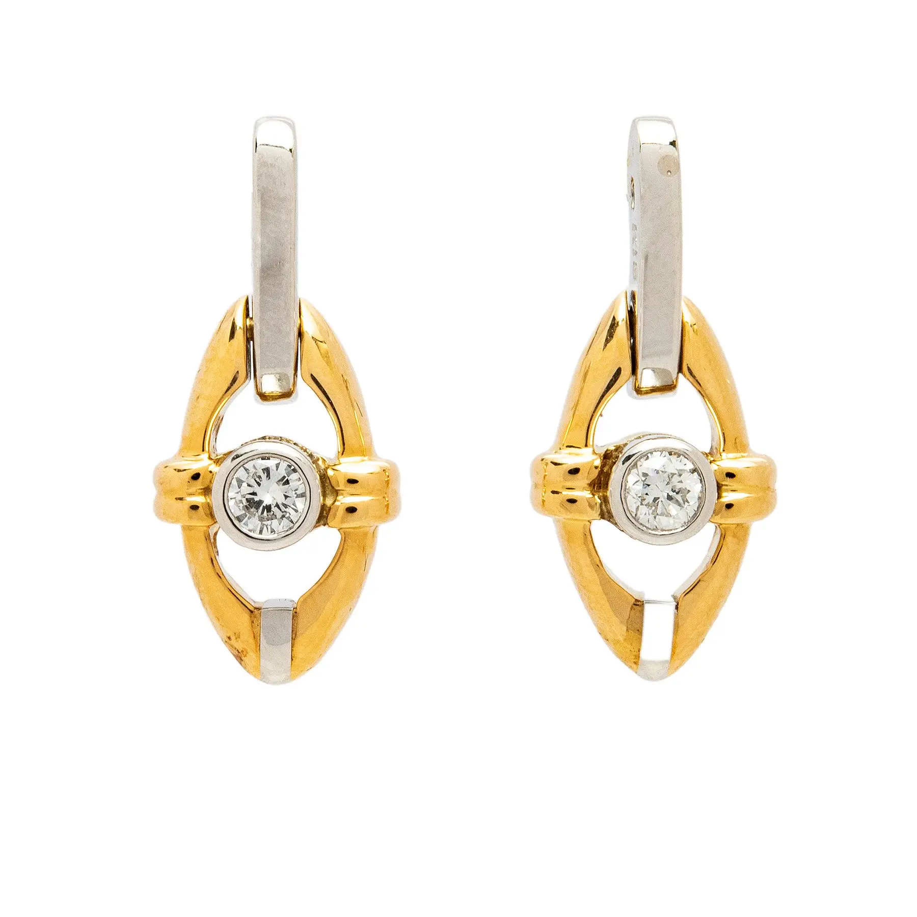 PAR DE BROQUELES CON DIAMANTES EN ORO AMARILLO Y BLANCO DE 18K