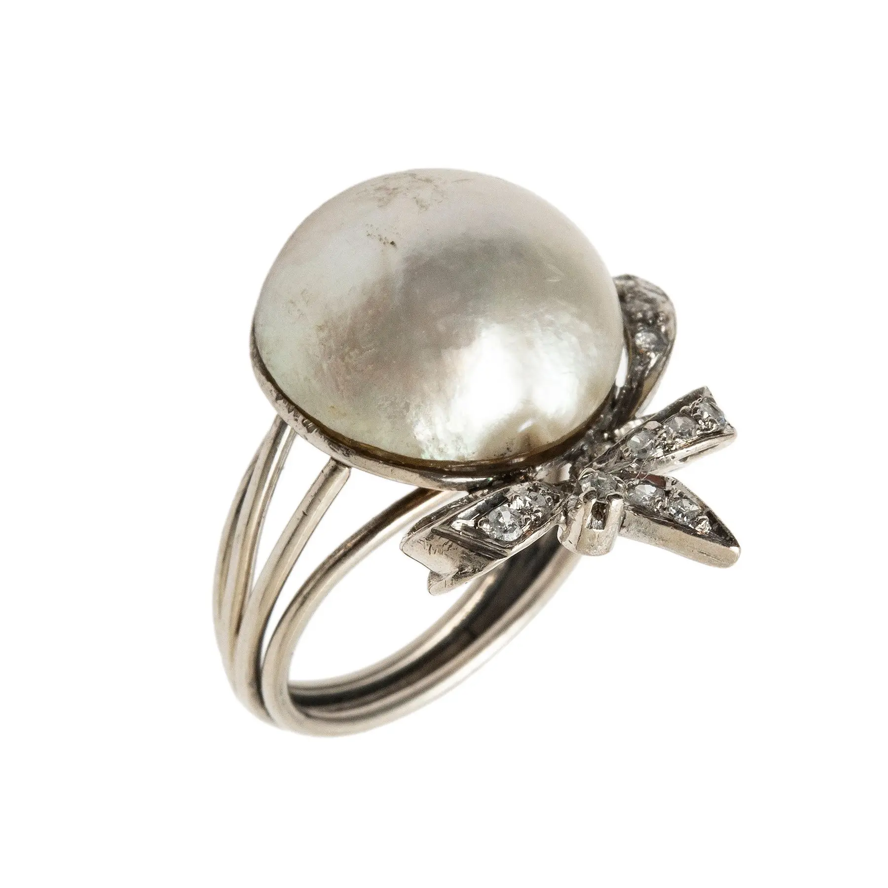 ANILLO CON MEDIA PERLA Y DIAMANTES EN PLATA PALADIO