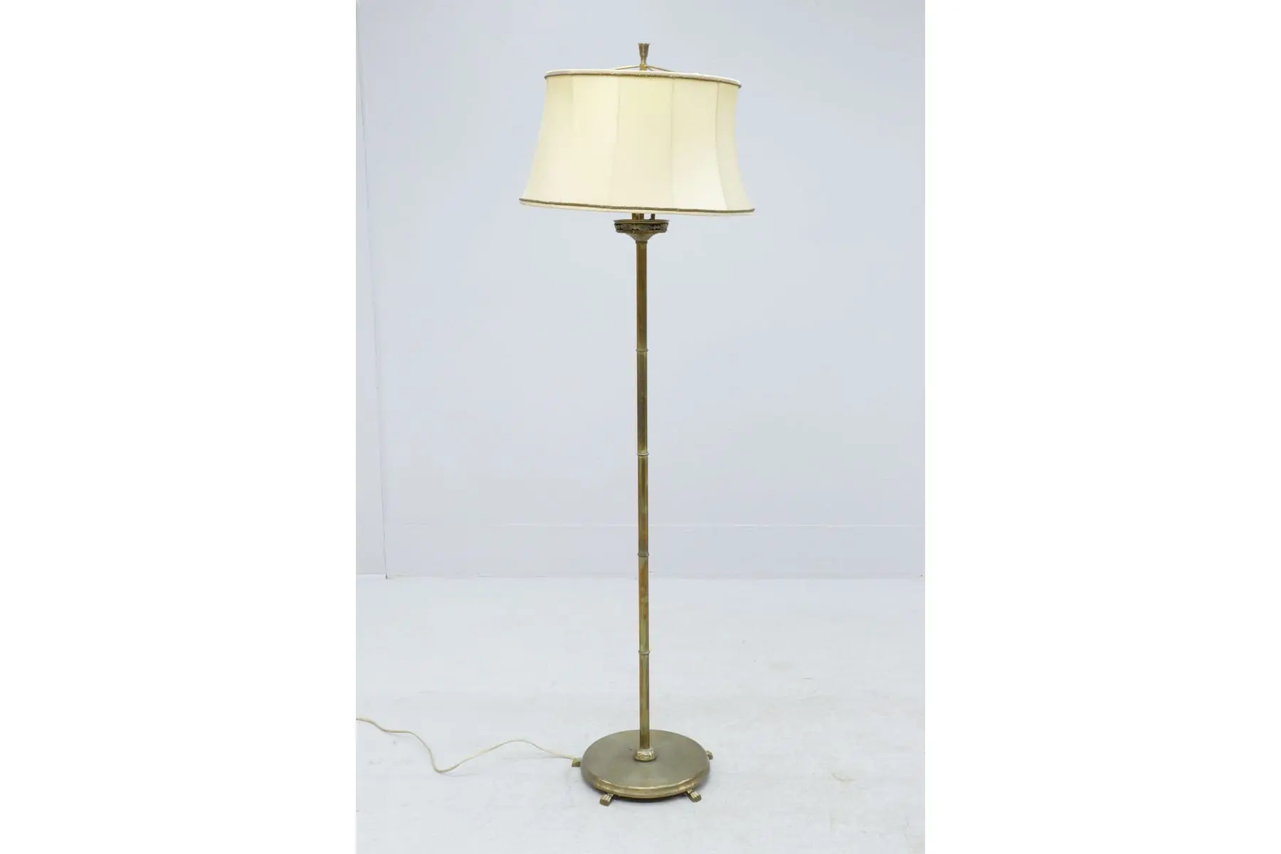 Golvlampa med 3 ljuspunkter
