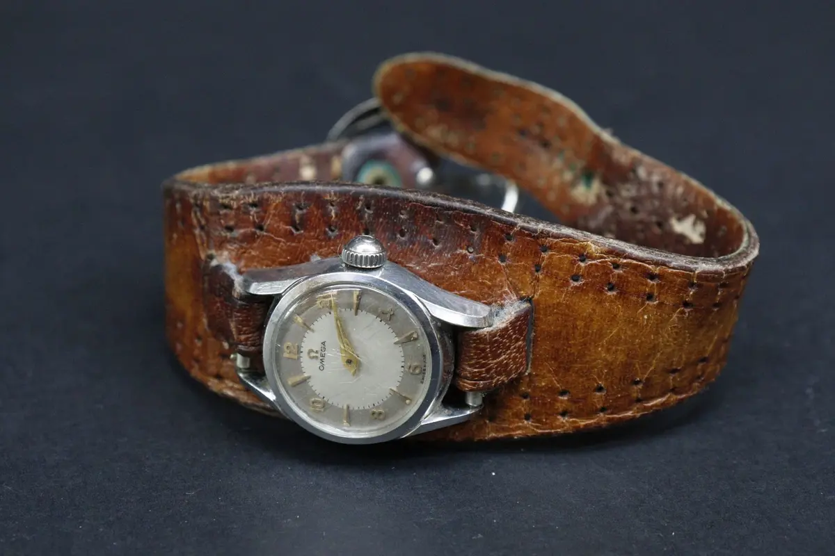 Armbandsur, Omega, dam, stål med läderrem