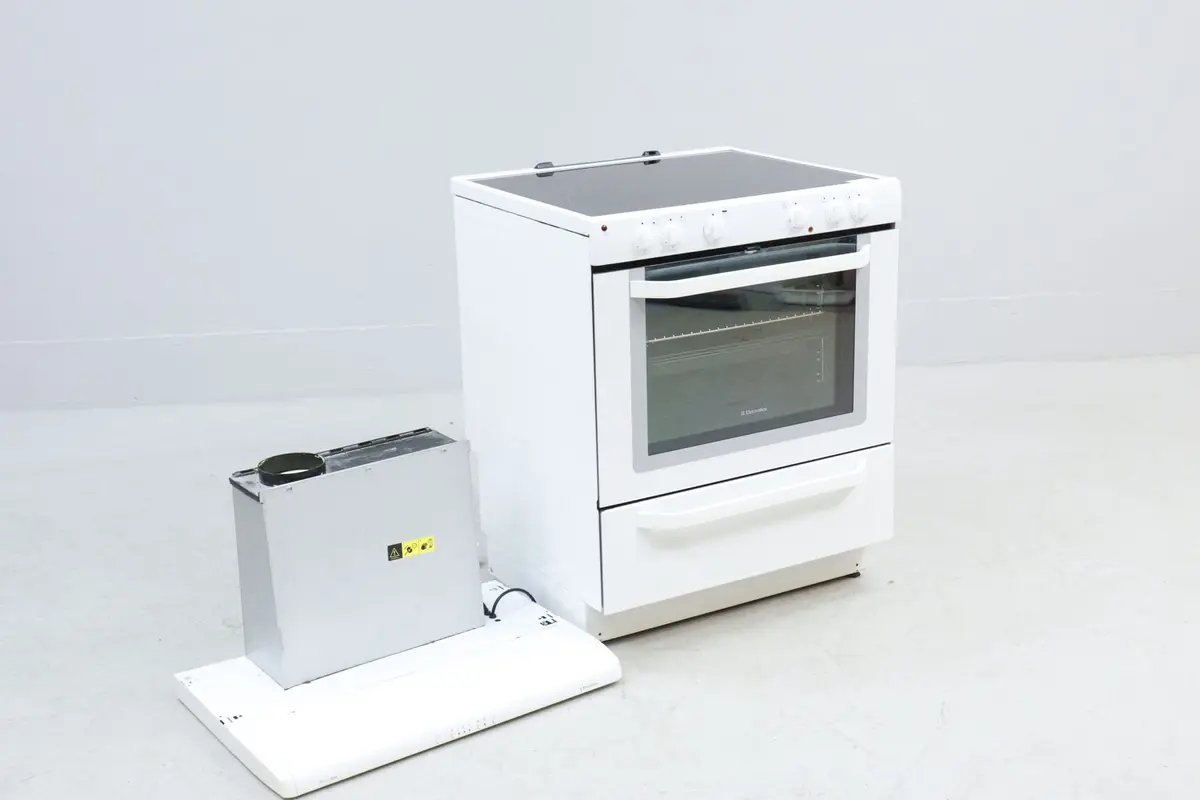 Spis , Eoch fläkt,Electrolux, häll med 4 plattor