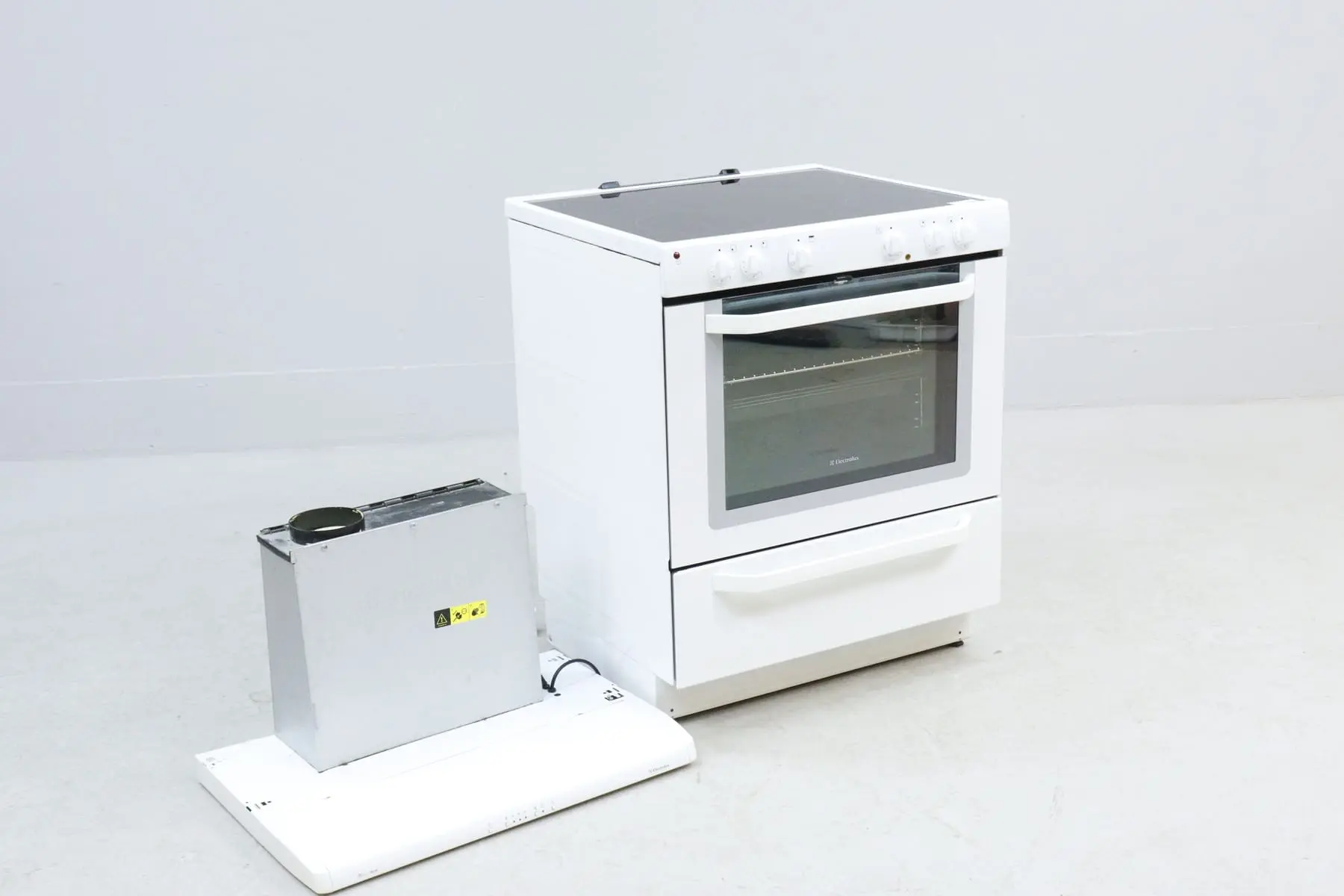 Spis , Eoch fläkt,Electrolux, häll med 4 plattor