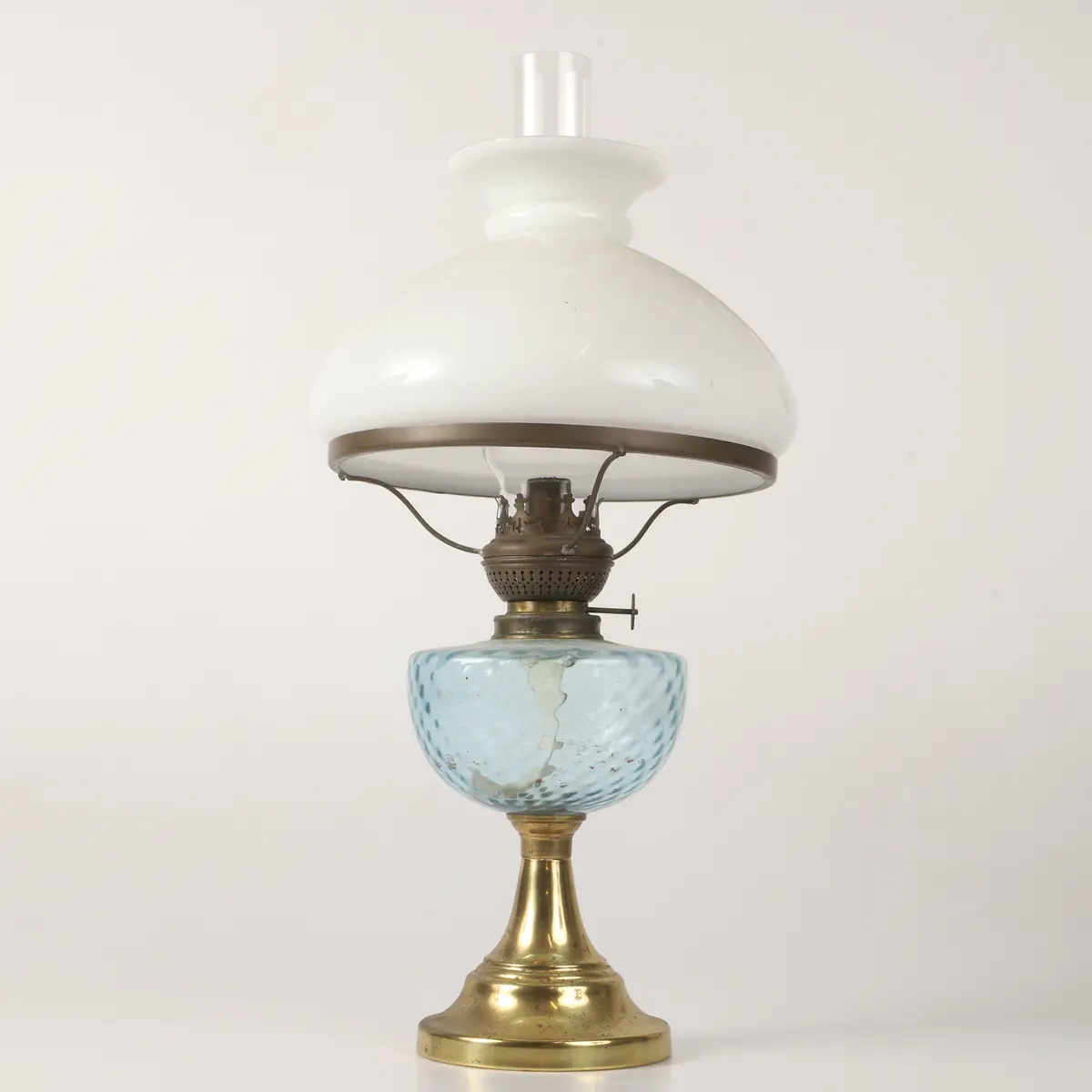 BORDSFOTOGENLAMPA, mässing/glas, 1900-talets mitt.